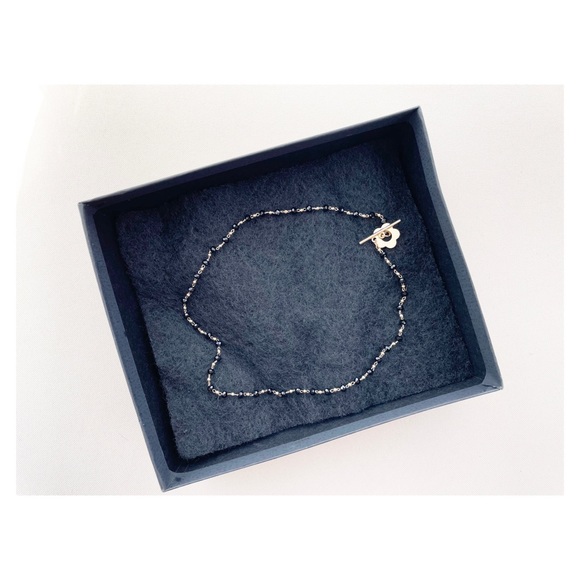 Pretty Bird Toggle Gold & Black choker - Picture 3 of 5